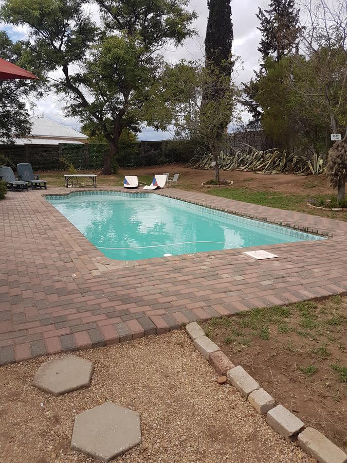 Oasis Shanti Backpackers Oudtshoorn Exterior photo