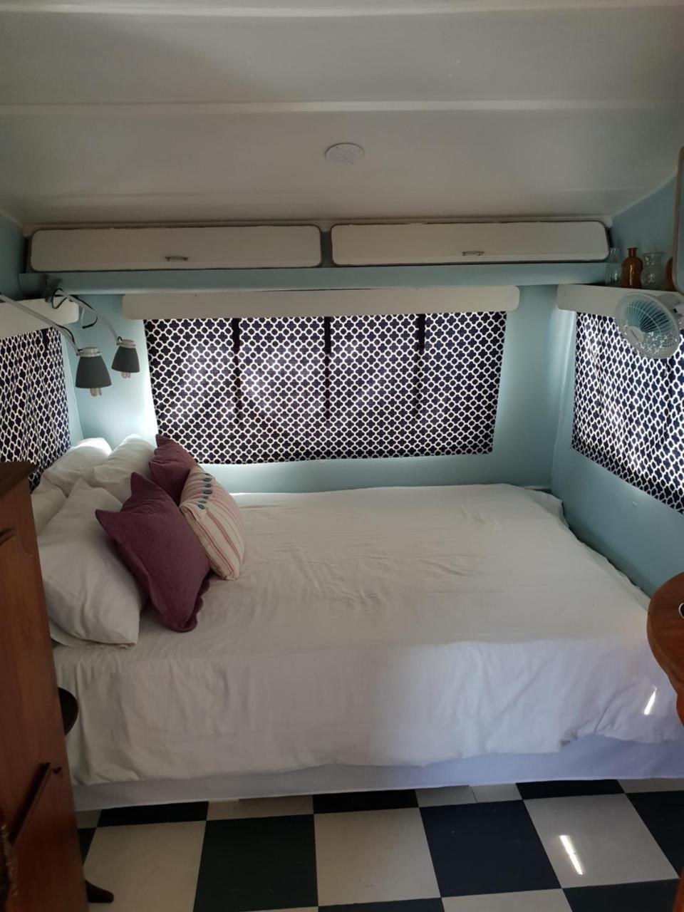 Oasis Shanti Backpackers Hostel Oudtshoorn Exterior photo